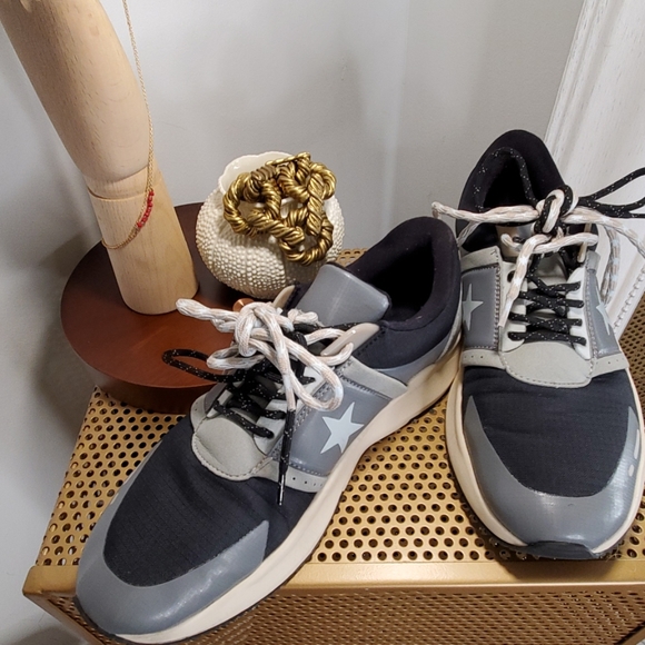 Converse
Run Star OX Vintage Sneaker Size10 US - Picture 2 of 8